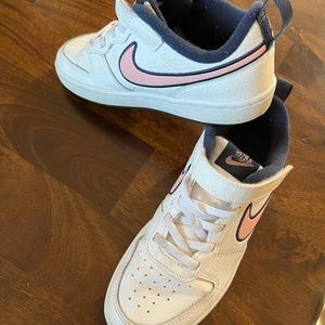 Nike girls shoes